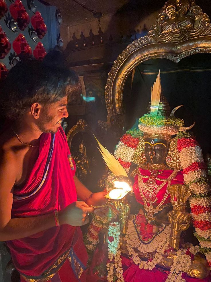 Kanchi Kamakshi (Moolavar) Sri Kanchi Kamakshi Amman Temple